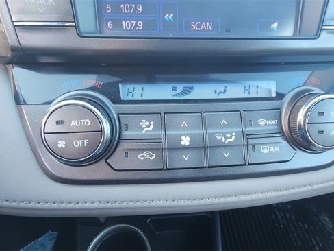 Used 2013 Toyota RAV4 XLE image 18