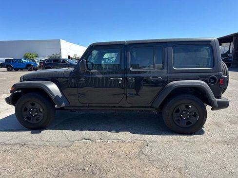 Used 2022 Jeep Wrangler Unlimited Sport AWD/4WD image 8