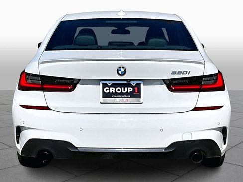 Used 2022 BMW 330i Sedan w/ M Sport Package image 5