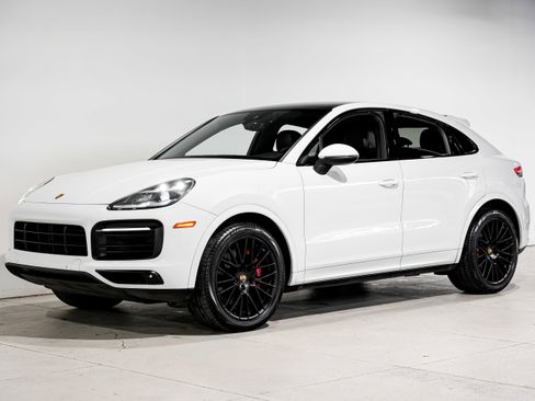 Used 2020 Porsche Cayenne S image 6