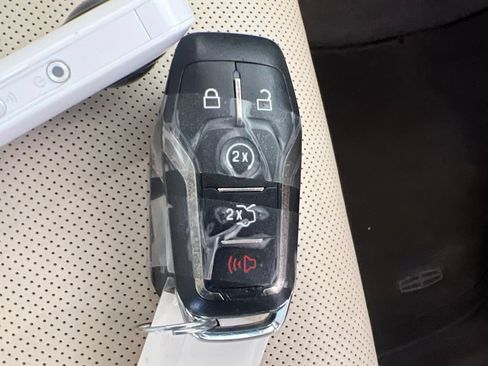 Used 2015 Lincoln MKC FWD w/ Equipment Group 102A Reserve image 26