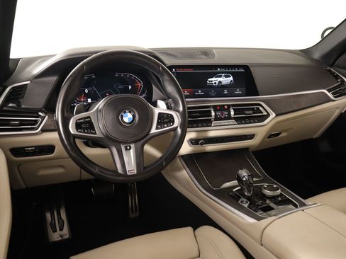 Used 2022 BMW X5 xDrive40i w/ M Sport Package image 2