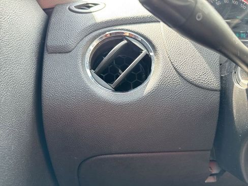 Used 2011 Chevrolet HHR LT FWD image 17