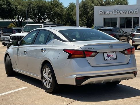 Used 2024 Nissan Altima 2.5 S FWD image 6