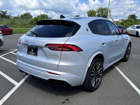 Used 2023 Maserati Grecale Modena AWD/4WD image 8