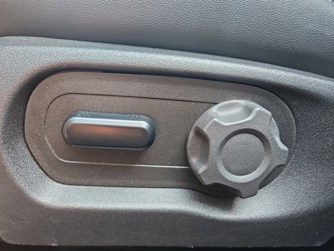 Used 2019 Ford Taurus SEL w/ Equipment Group 201A image 8