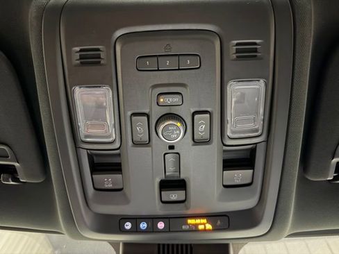 Used 2023 Chevrolet Suburban Premier w/ Advanced Technology Package AWD/4WD image 50