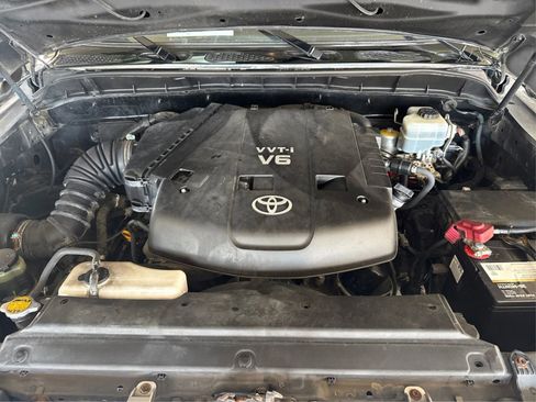 Used 2007 Toyota FJ Cruiser 2WD image 11