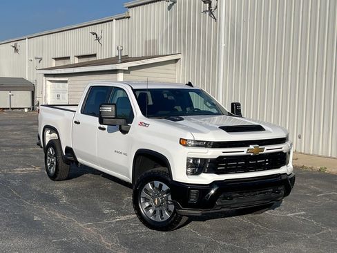 Certified 2025 Chevrolet Silverado 2500 Custom w/ Z71 Off-Road Package image 2
