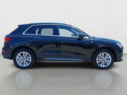 Certified 2025 Audi Q3 2.0T Premium w/ Convenience Package AWD/4WD image 4