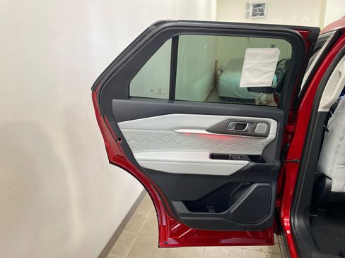 New 2026 Ford Explorer Platinum w/ LUX Leather Package image 10