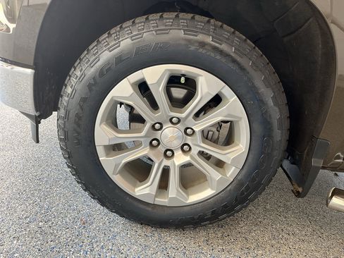 Used 2024 Chevrolet Silverado 1500 LTZ image 36