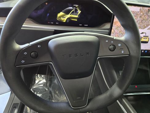 Used 2025 Tesla Model X AWD/4WD image 16