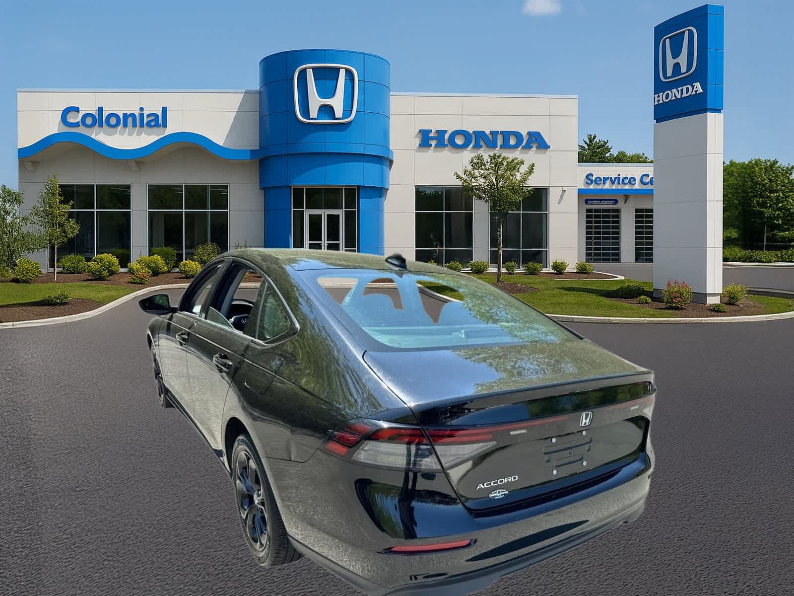 Used 2025 Honda Accord SE image 4