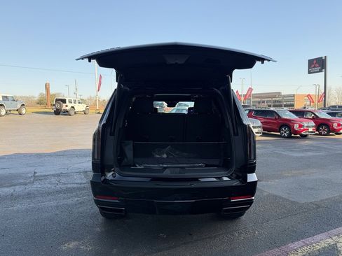 Used 2026 Cadillac Escalade Platinum Sport w/ LPO, Floor Liner Package image 8