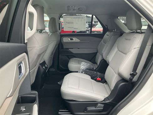 New 2026 Ford Explorer Active w/ Active Comfort Package image 14