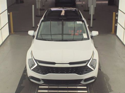 Used 2025 Kia Sportage EX w/ Premium Package image 8