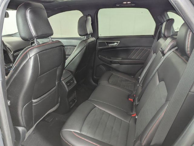 Used 2021 Ford Edge ST-Line AWD/4WD image 17