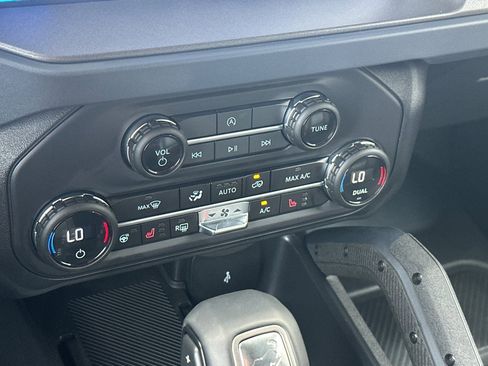 New 2025 Ford Bronco Badlands w/ Sasquatch Package image 21