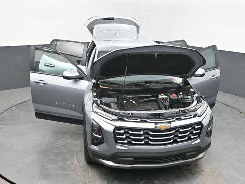 Used 2025 Chevrolet Equinox LT image 37