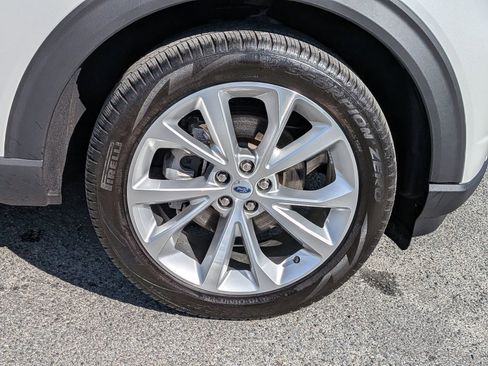 Certified 2023 Ford Explorer Platinum w/ Technology Package image 11