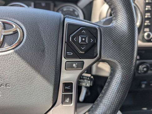 Used 2020 Toyota Tacoma SR5 AWD/4WD image 25