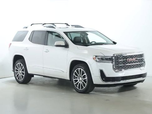 Used 2023 GMC Acadia Denali w/ Denali Ultimate Package image 9