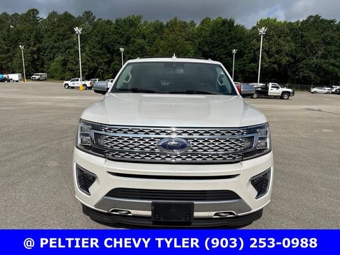 Used 2019 Ford Expedition Platinum AWD/4WD image 2