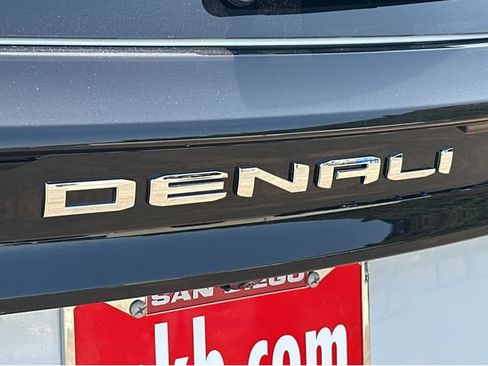 New 2026 GMC Acadia Denali Ultimate w/ LPO, Floor Liner Package AWD/4WD image 15