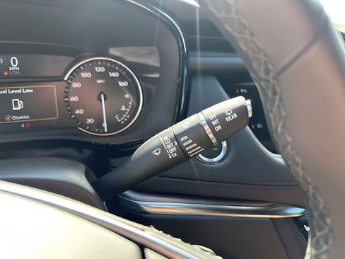 New 2025 Cadillac XT5 Luxury image 30