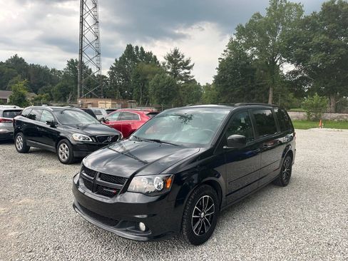 Used 2017 Dodge Grand Caravan GT FWD image 1
