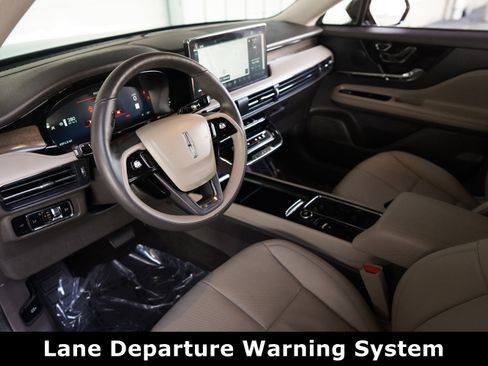 Used 2024 Lincoln Corsair Reserve w/ Equipment Group 201A image 4