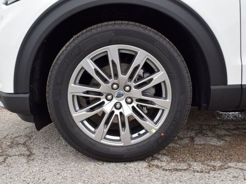 New 2026 Ford Explorer Platinum image 27