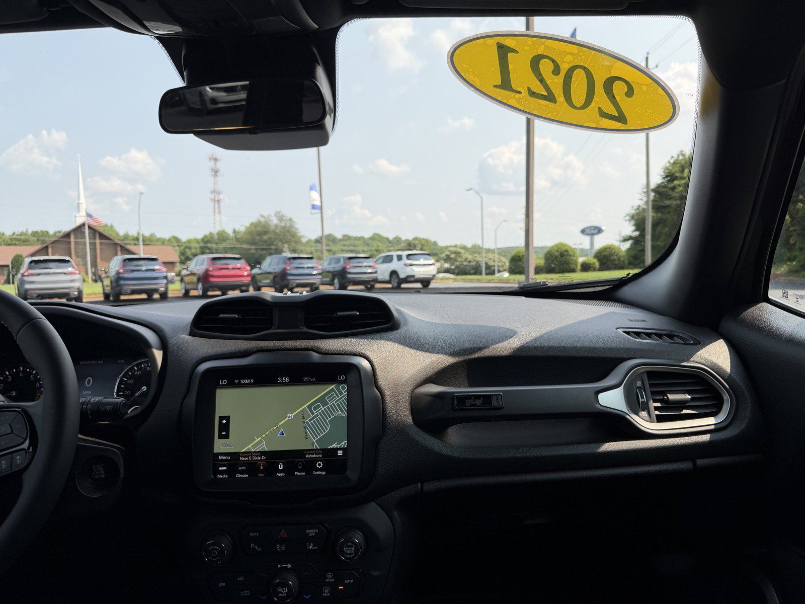 Used 2021 Jeep Renegade Latitude FWD image 19