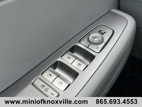 Used 2025 Hyundai Palisade SEL FWD image 23