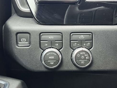 New 2026 GMC Sierra 1500 Elevation image 28