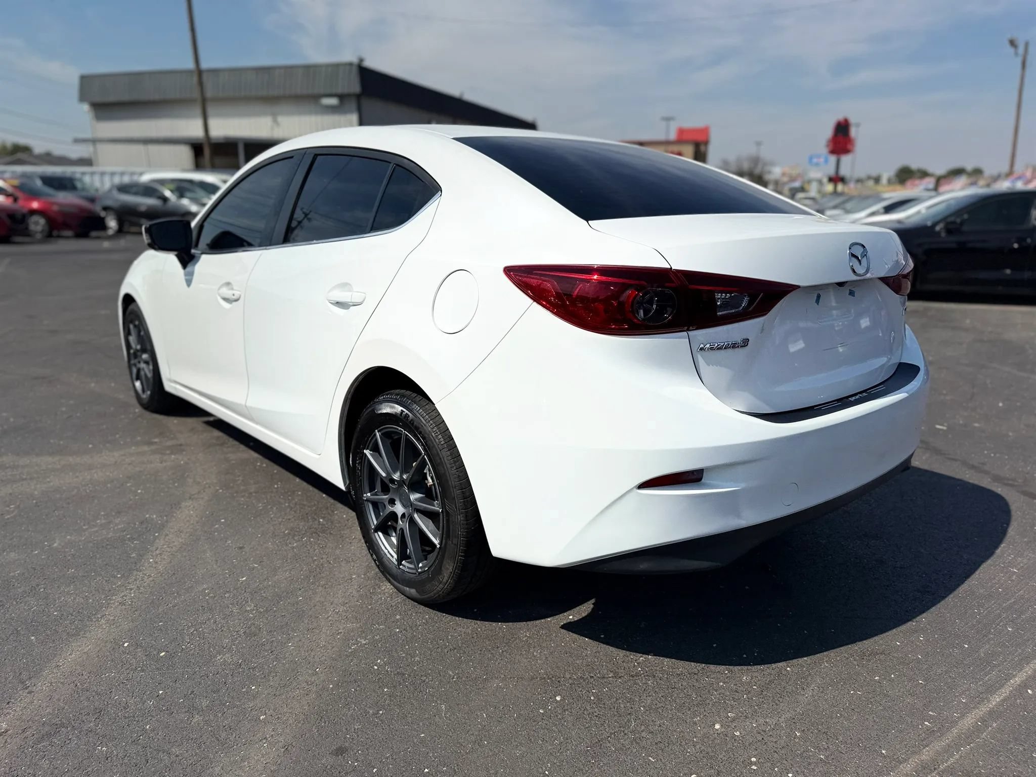 Used 2016 MAZDA MAZDA3 i Sport w/ Preferred Equipment Package FWD image 4