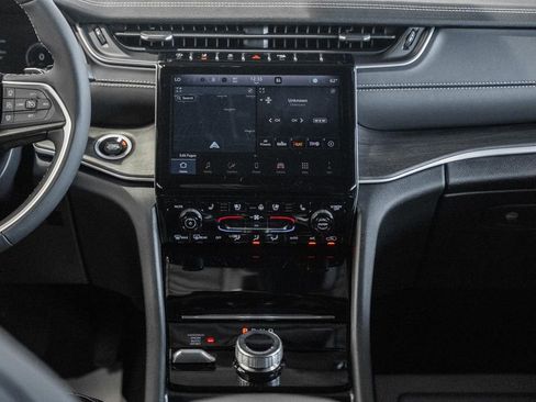 New 2025 Jeep Grand Cherokee L Limited w/ Luxury Tech Group II image 19