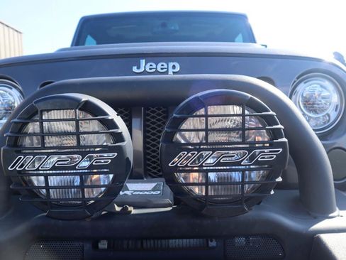 Used 2017 Jeep Wrangler Unlimited Rubicon w/ Cold Weather Group AWD/4WD image 41