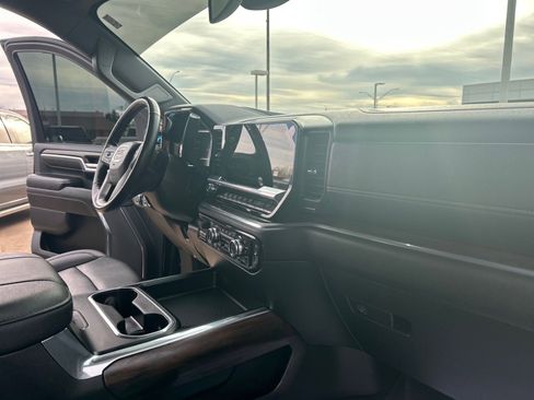 Used 2024 GMC Sierra 2500 SLT w/ SLT Premium Package image 16