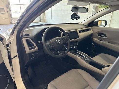 Used 2016 Honda HR-V EX image 11