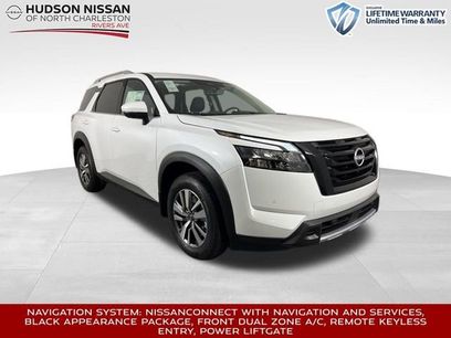 New 2025 Nissan Pathfinder SL w/ Black Appearance Package