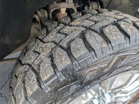 Used 2020 Chevrolet Silverado 2500 LTZ w/ LTZ Convenience Package image 44