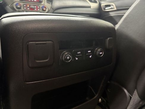 Used 2016 GMC Yukon XL Denali AWD/4WD image 27