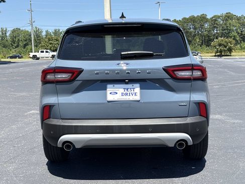 Used 2025 Ford Escape SE FWD image 22