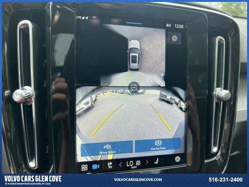 Certified 2025 Volvo XC40 B5 Plus w/ Protection Package Premier image 29