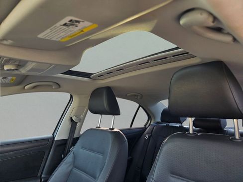 Used 2012 Volkswagen Jetta SE image 17