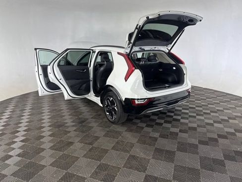 Certified 2023 Kia Niro Wave FWD image 18