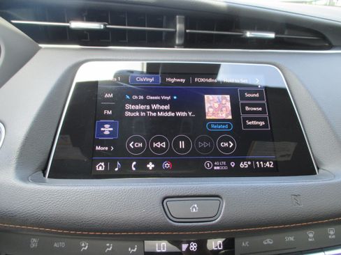 Used 2021 Cadillac XT4 Sport w/ Cold Weather Package AWD/4WD image 19