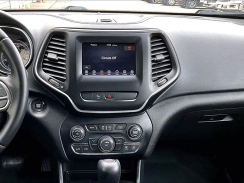 Used 2019 Jeep Cherokee Latitude Plus image 7